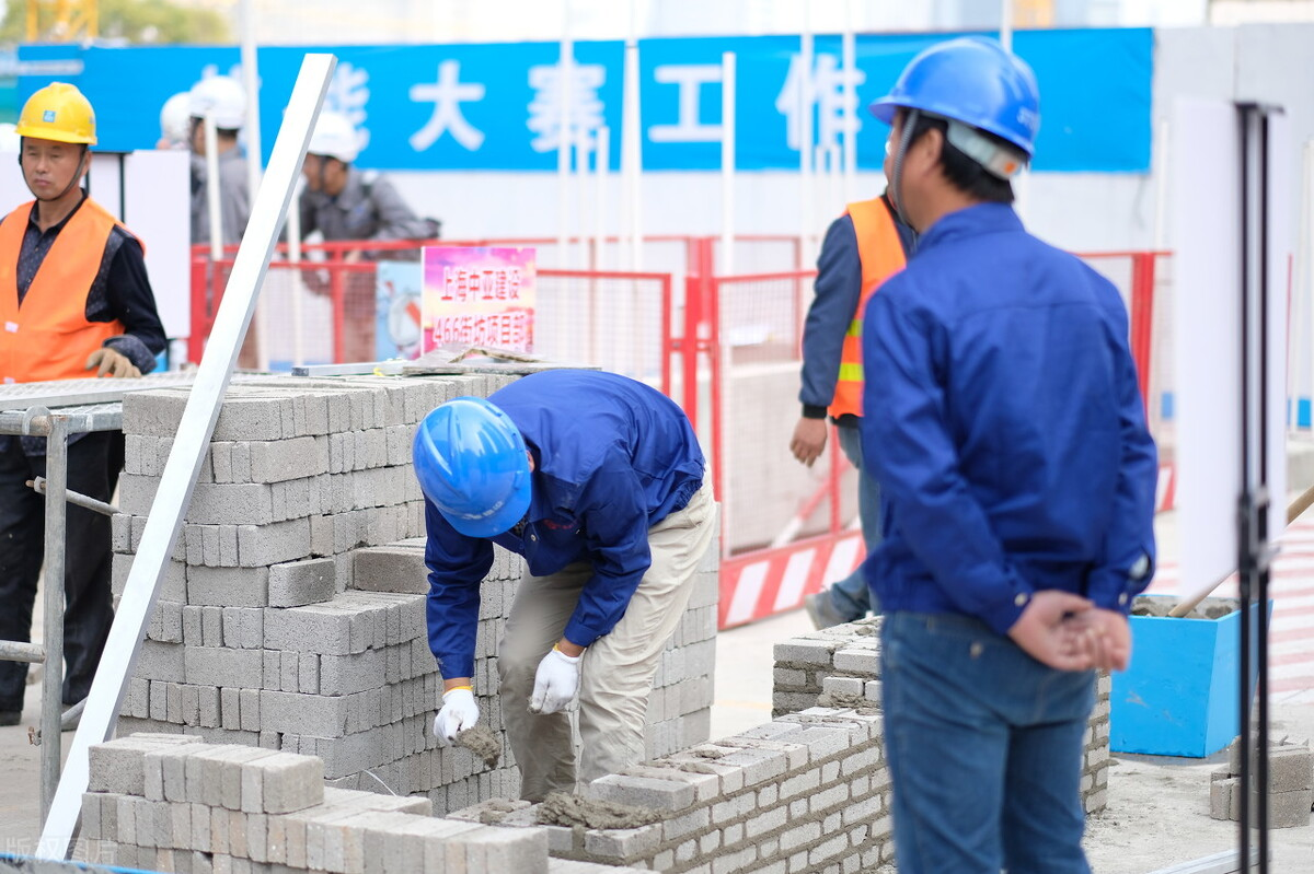 建筑资质分公司加盟一站式全流程服务机构，提供设计资质加盟,监理资质加盟,造价资质加盟,施工资质加盟,招标代理加盟,工程咨询资质加盟,劳务资质等加盟合作服务